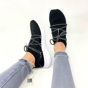 Womens Adidas 7.5 Ultimamotion  black
